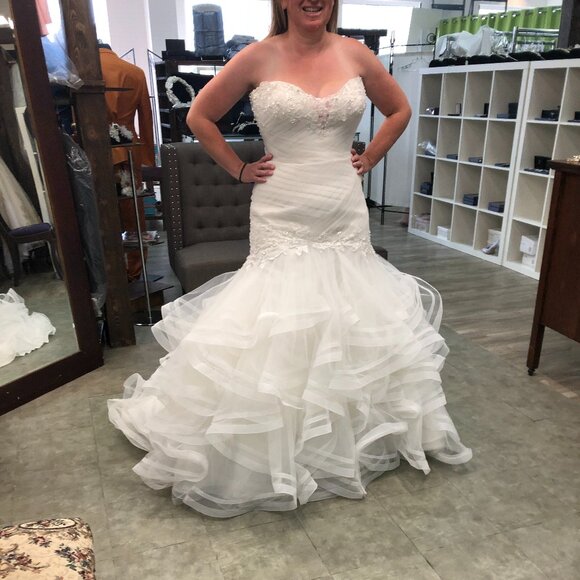Ruffle-Bottom Mermaid Fit & Flare Bridal Gown, Sexy Flattering Corset Flounced - Picture 1 of 14